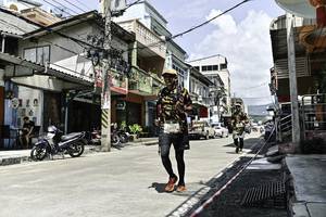 BIB: 
                            <button type="button" onclick="openModal(26318582)" class="btn btn-primary btn-sm float-right btn-popup" data-toggle="modal" data-target=".modal-high-quality">
                        <i class="fas fa-shopping-cart"></i> Add to Cart
                    </button>
                                            <button type="button" onclick="isThisMe(26318582, true)" class="btn btn-success btn-sm float-right btn-popup btn-isme hidden" data-toggle="tooltip" data-placement="bottom" title="นี่คือรูปของคุณใช่ไหม คลิกที่นี่เพื่อเอาเข้าอัลบั้ม">
                        <i class="fas fa-plus"></i> Add to album
                    </button>
                    <button type="button" onclick="isThisMe(26318582, false)" class="btn btn-warning btn-sm float-right btn-popup btn-isnotme hidden">
                        <i class="fas fa-ban"></i> Remove from album
                    </button>