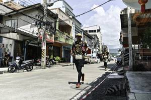 BIB: 
                            <button type="button" onclick="openModal(26318579)" class="btn btn-primary btn-sm float-right btn-popup" data-toggle="modal" data-target=".modal-high-quality">
                        <i class="fas fa-shopping-cart"></i> Add to Cart
                    </button>
                                            <button type="button" onclick="isThisMe(26318579, true)" class="btn btn-success btn-sm float-right btn-popup btn-isme hidden" data-toggle="tooltip" data-placement="bottom" title="นี่คือรูปของคุณใช่ไหม คลิกที่นี่เพื่อเอาเข้าอัลบั้ม">
                        <i class="fas fa-plus"></i> Add to album
                    </button>
                    <button type="button" onclick="isThisMe(26318579, false)" class="btn btn-warning btn-sm float-right btn-popup btn-isnotme hidden">
                        <i class="fas fa-ban"></i> Remove from album
                    </button>