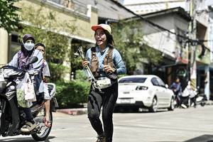 BIB: 
                            <button type="button" onclick="openModal(26317960)" class="btn btn-primary btn-sm float-right btn-popup" data-toggle="modal" data-target=".modal-high-quality">
                        <i class="fas fa-shopping-cart"></i> Add to Cart
                    </button>
                                            <button type="button" onclick="isThisMe(26317960, true)" class="btn btn-success btn-sm float-right btn-popup btn-isme hidden" data-toggle="tooltip" data-placement="bottom" title="นี่คือรูปของคุณใช่ไหม คลิกที่นี่เพื่อเอาเข้าอัลบั้ม">
                        <i class="fas fa-plus"></i> Add to album
                    </button>
                    <button type="button" onclick="isThisMe(26317960, false)" class="btn btn-warning btn-sm float-right btn-popup btn-isnotme hidden">
                        <i class="fas fa-ban"></i> Remove from album
                    </button>