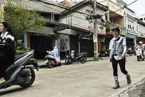 BIB: 
                            <button type="button" onclick="openModal(26322770)" class="btn btn-primary btn-sm float-right btn-popup" data-toggle="modal" data-target=".modal-high-quality">
                        <i class="fas fa-shopping-cart"></i> Add to Cart
                    </button>
                                            <button type="button" onclick="isThisMe(26322770, true)" class="btn btn-success btn-sm float-right btn-popup btn-isme hidden" data-toggle="tooltip" data-placement="bottom" title="นี่คือรูปของคุณใช่ไหม คลิกที่นี่เพื่อเอาเข้าอัลบั้ม">
                        <i class="fas fa-plus"></i> Add to album
                    </button>
                    <button type="button" onclick="isThisMe(26322770, false)" class="btn btn-warning btn-sm float-right btn-popup btn-isnotme hidden">
                        <i class="fas fa-ban"></i> Remove from album
                    </button>