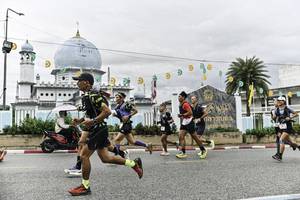 BIB: 
                            <button type="button" onclick="openModal(26215561)" class="btn btn-primary btn-sm float-right btn-popup" data-toggle="modal" data-target=".modal-high-quality">
                        <i class="fas fa-shopping-cart"></i> Add to Cart
                    </button>
                                            <button type="button" onclick="isThisMe(26215561, true)" class="btn btn-success btn-sm float-right btn-popup btn-isme hidden" data-toggle="tooltip" data-placement="bottom" title="นี่คือรูปของคุณใช่ไหม คลิกที่นี่เพื่อเอาเข้าอัลบั้ม">
                        <i class="fas fa-plus"></i> Add to album
                    </button>
                    <button type="button" onclick="isThisMe(26215561, false)" class="btn btn-warning btn-sm float-right btn-popup btn-isnotme hidden">
                        <i class="fas fa-ban"></i> Remove from album
                    </button>