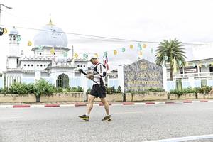 BIB: 
                            <button type="button" onclick="openModal(26215519)" class="btn btn-primary btn-sm float-right btn-popup" data-toggle="modal" data-target=".modal-high-quality">
                        <i class="fas fa-shopping-cart"></i> Add to Cart
                    </button>
                                            <button type="button" onclick="isThisMe(26215519, true)" class="btn btn-success btn-sm float-right btn-popup btn-isme hidden" data-toggle="tooltip" data-placement="bottom" title="นี่คือรูปของคุณใช่ไหม คลิกที่นี่เพื่อเอาเข้าอัลบั้ม">
                        <i class="fas fa-plus"></i> Add to album
                    </button>
                    <button type="button" onclick="isThisMe(26215519, false)" class="btn btn-warning btn-sm float-right btn-popup btn-isnotme hidden">
                        <i class="fas fa-ban"></i> Remove from album
                    </button>