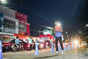 BIB: 
                            <button type="button" onclick="openModal(26384826)" class="btn btn-primary btn-sm float-right btn-popup" data-toggle="modal" data-target=".modal-high-quality">
                        <i class="fas fa-shopping-cart"></i> Add to Cart
                    </button>
                                            <button type="button" onclick="isThisMe(26384826, true)" class="btn btn-success btn-sm float-right btn-popup btn-isme hidden" data-toggle="tooltip" data-placement="bottom" title="นี่คือรูปของคุณใช่ไหม คลิกที่นี่เพื่อเอาเข้าอัลบั้ม">
                        <i class="fas fa-plus"></i> Add to album
                    </button>
                    <button type="button" onclick="isThisMe(26384826, false)" class="btn btn-warning btn-sm float-right btn-popup btn-isnotme hidden">
                        <i class="fas fa-ban"></i> Remove from album
                    </button>