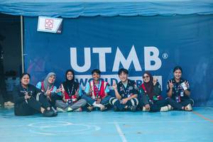 BIB: 
                            <button type="button" onclick="openModal(28359303)" class="btn btn-primary btn-sm float-right btn-popup" data-toggle="modal" data-target=".modal-high-quality">
                        <i class="fas fa-shopping-cart"></i> Add to Cart
                    </button>
                                            <button type="button" onclick="isThisMe(28359303, true)" class="btn btn-success btn-sm float-right btn-popup btn-isme hidden" data-toggle="tooltip" data-placement="bottom" title="นี่คือรูปของคุณใช่ไหม คลิกที่นี่เพื่อเอาเข้าอัลบั้ม">
                        <i class="fas fa-plus"></i> Add to album
                    </button>
                    <button type="button" onclick="isThisMe(28359303, false)" class="btn btn-warning btn-sm float-right btn-popup btn-isnotme hidden">
                        <i class="fas fa-ban"></i> Remove from album
                    </button>