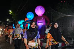 BIB: 15204
                            <button type="button" onclick="openModal(28200335)" class="btn btn-primary btn-sm float-right btn-popup" data-toggle="modal" data-target=".modal-high-quality">
                        <i class="fas fa-shopping-cart"></i> Add to Cart
                    </button>
                                            <button type="button" onclick="isThisMe(28200335, true)" class="btn btn-success btn-sm float-right btn-popup btn-isme hidden" data-toggle="tooltip" data-placement="bottom" title="นี่คือรูปของคุณใช่ไหม คลิกที่นี่เพื่อเอาเข้าอัลบั้ม">
                        <i class="fas fa-plus"></i> Add to album
                    </button>
                    <button type="button" onclick="isThisMe(28200335, false)" class="btn btn-warning btn-sm float-right btn-popup btn-isnotme hidden">
                        <i class="fas fa-ban"></i> Remove from album
                    </button>