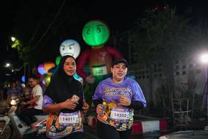 BIB: 14353, 14011
                            <button type="button" onclick="openModal(28200925)" class="btn btn-primary btn-sm float-right btn-popup" data-toggle="modal" data-target=".modal-high-quality">
                        <i class="fas fa-shopping-cart"></i> Add to Cart
                    </button>
                                            <button type="button" onclick="isThisMe(28200925, true)" class="btn btn-success btn-sm float-right btn-popup btn-isme hidden" data-toggle="tooltip" data-placement="bottom" title="นี่คือรูปของคุณใช่ไหม คลิกที่นี่เพื่อเอาเข้าอัลบั้ม">
                        <i class="fas fa-plus"></i> Add to album
                    </button>
                    <button type="button" onclick="isThisMe(28200925, false)" class="btn btn-warning btn-sm float-right btn-popup btn-isnotme hidden">
                        <i class="fas fa-ban"></i> Remove from album
                    </button>