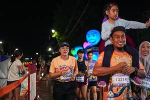 BIB: 13204, 3100, 13314, 3085
                            <button type="button" onclick="openModal(28200941)" class="btn btn-primary btn-sm float-right btn-popup" data-toggle="modal" data-target=".modal-high-quality">
                        <i class="fas fa-shopping-cart"></i> Add to Cart
                    </button>
                                            <button type="button" onclick="isThisMe(28200941, true)" class="btn btn-success btn-sm float-right btn-popup btn-isme hidden" data-toggle="tooltip" data-placement="bottom" title="นี่คือรูปของคุณใช่ไหม คลิกที่นี่เพื่อเอาเข้าอัลบั้ม">
                        <i class="fas fa-plus"></i> Add to album
                    </button>
                    <button type="button" onclick="isThisMe(28200941, false)" class="btn btn-warning btn-sm float-right btn-popup btn-isnotme hidden">
                        <i class="fas fa-ban"></i> Remove from album
                    </button>