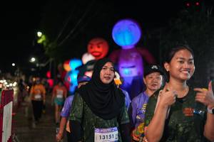 BIB: 13151
                            <button type="button" onclick="openModal(28200607)" class="btn btn-primary btn-sm float-right btn-popup" data-toggle="modal" data-target=".modal-high-quality">
                        <i class="fas fa-shopping-cart"></i> Add to Cart
                    </button>
                                            <button type="button" onclick="isThisMe(28200607, true)" class="btn btn-success btn-sm float-right btn-popup btn-isme hidden" data-toggle="tooltip" data-placement="bottom" title="นี่คือรูปของคุณใช่ไหม คลิกที่นี่เพื่อเอาเข้าอัลบั้ม">
                        <i class="fas fa-plus"></i> Add to album
                    </button>
                    <button type="button" onclick="isThisMe(28200607, false)" class="btn btn-warning btn-sm float-right btn-popup btn-isnotme hidden">
                        <i class="fas fa-ban"></i> Remove from album
                    </button>