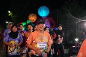 BIB: 14031
                            <button type="button" onclick="openModal(28199886)" class="btn btn-primary btn-sm float-right btn-popup" data-toggle="modal" data-target=".modal-high-quality">
                        <i class="fas fa-shopping-cart"></i> Add to Cart
                    </button>
                                            <button type="button" onclick="isThisMe(28199886, true)" class="btn btn-success btn-sm float-right btn-popup btn-isme hidden" data-toggle="tooltip" data-placement="bottom" title="นี่คือรูปของคุณใช่ไหม คลิกที่นี่เพื่อเอาเข้าอัลบั้ม">
                        <i class="fas fa-plus"></i> Add to album
                    </button>
                    <button type="button" onclick="isThisMe(28199886, false)" class="btn btn-warning btn-sm float-right btn-popup btn-isnotme hidden">
                        <i class="fas fa-ban"></i> Remove from album
                    </button>