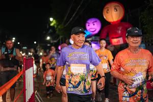 BIB: 15231, 061
                            <button type="button" onclick="openModal(28201773)" class="btn btn-primary btn-sm float-right btn-popup" data-toggle="modal" data-target=".modal-high-quality">
                        <i class="fas fa-shopping-cart"></i> Add to Cart
                    </button>
                                            <button type="button" onclick="isThisMe(28201773, true)" class="btn btn-success btn-sm float-right btn-popup btn-isme hidden" data-toggle="tooltip" data-placement="bottom" title="นี่คือรูปของคุณใช่ไหม คลิกที่นี่เพื่อเอาเข้าอัลบั้ม">
                        <i class="fas fa-plus"></i> Add to album
                    </button>
                    <button type="button" onclick="isThisMe(28201773, false)" class="btn btn-warning btn-sm float-right btn-popup btn-isnotme hidden">
                        <i class="fas fa-ban"></i> Remove from album
                    </button>