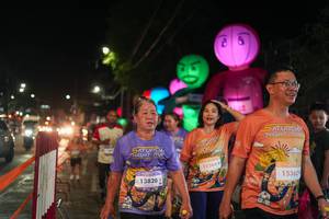 BIB: 13820, 15364, 15362
                            <button type="button" onclick="openModal(28200210)" class="btn btn-primary btn-sm float-right btn-popup" data-toggle="modal" data-target=".modal-high-quality">
                        <i class="fas fa-shopping-cart"></i> Add to Cart
                    </button>
                                            <button type="button" onclick="isThisMe(28200210, true)" class="btn btn-success btn-sm float-right btn-popup btn-isme hidden" data-toggle="tooltip" data-placement="bottom" title="นี่คือรูปของคุณใช่ไหม คลิกที่นี่เพื่อเอาเข้าอัลบั้ม">
                        <i class="fas fa-plus"></i> Add to album
                    </button>
                    <button type="button" onclick="isThisMe(28200210, false)" class="btn btn-warning btn-sm float-right btn-popup btn-isnotme hidden">
                        <i class="fas fa-ban"></i> Remove from album
                    </button>