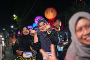 BIB: 14034, 272
                            <button type="button" onclick="openModal(28201346)" class="btn btn-primary btn-sm float-right btn-popup" data-toggle="modal" data-target=".modal-high-quality">
                        <i class="fas fa-shopping-cart"></i> Add to Cart
                    </button>
                                            <button type="button" onclick="isThisMe(28201346, true)" class="btn btn-success btn-sm float-right btn-popup btn-isme hidden" data-toggle="tooltip" data-placement="bottom" title="นี่คือรูปของคุณใช่ไหม คลิกที่นี่เพื่อเอาเข้าอัลบั้ม">
                        <i class="fas fa-plus"></i> Add to album
                    </button>
                    <button type="button" onclick="isThisMe(28201346, false)" class="btn btn-warning btn-sm float-right btn-popup btn-isnotme hidden">
                        <i class="fas fa-ban"></i> Remove from album
                    </button>