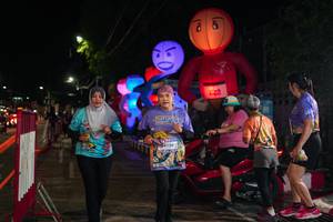 BIB: 541501
                            <button type="button" onclick="openModal(28200856)" class="btn btn-primary btn-sm float-right btn-popup" data-toggle="modal" data-target=".modal-high-quality">
                        <i class="fas fa-shopping-cart"></i> Add to Cart
                    </button>
                                            <button type="button" onclick="isThisMe(28200856, true)" class="btn btn-success btn-sm float-right btn-popup btn-isme hidden" data-toggle="tooltip" data-placement="bottom" title="นี่คือรูปของคุณใช่ไหม คลิกที่นี่เพื่อเอาเข้าอัลบั้ม">
                        <i class="fas fa-plus"></i> Add to album
                    </button>
                    <button type="button" onclick="isThisMe(28200856, false)" class="btn btn-warning btn-sm float-right btn-popup btn-isnotme hidden">
                        <i class="fas fa-ban"></i> Remove from album
                    </button>