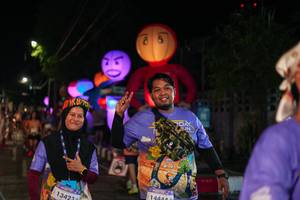 BIB: 1342
                            <button type="button" onclick="openModal(28200574)" class="btn btn-primary btn-sm float-right btn-popup" data-toggle="modal" data-target=".modal-high-quality">
                        <i class="fas fa-shopping-cart"></i> Add to Cart
                    </button>
                                            <button type="button" onclick="isThisMe(28200574, true)" class="btn btn-success btn-sm float-right btn-popup btn-isme hidden" data-toggle="tooltip" data-placement="bottom" title="นี่คือรูปของคุณใช่ไหม คลิกที่นี่เพื่อเอาเข้าอัลบั้ม">
                        <i class="fas fa-plus"></i> Add to album
                    </button>
                    <button type="button" onclick="isThisMe(28200574, false)" class="btn btn-warning btn-sm float-right btn-popup btn-isnotme hidden">
                        <i class="fas fa-ban"></i> Remove from album
                    </button>