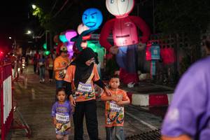 BIB: 13880, 13009, 13050
                            <button type="button" onclick="openModal(28199817)" class="btn btn-primary btn-sm float-right btn-popup" data-toggle="modal" data-target=".modal-high-quality">
                        <i class="fas fa-shopping-cart"></i> Add to Cart
                    </button>
                                            <button type="button" onclick="isThisMe(28199817, true)" class="btn btn-success btn-sm float-right btn-popup btn-isme hidden" data-toggle="tooltip" data-placement="bottom" title="นี่คือรูปของคุณใช่ไหม คลิกที่นี่เพื่อเอาเข้าอัลบั้ม">
                        <i class="fas fa-plus"></i> Add to album
                    </button>
                    <button type="button" onclick="isThisMe(28199817, false)" class="btn btn-warning btn-sm float-right btn-popup btn-isnotme hidden">
                        <i class="fas fa-ban"></i> Remove from album
                    </button>
