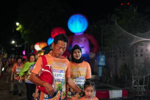 BIB: 3375, 13990
                            <button type="button" onclick="openModal(28199973)" class="btn btn-primary btn-sm float-right btn-popup" data-toggle="modal" data-target=".modal-high-quality">
                        <i class="fas fa-shopping-cart"></i> Add to Cart
                    </button>
                                            <button type="button" onclick="isThisMe(28199973, true)" class="btn btn-success btn-sm float-right btn-popup btn-isme hidden" data-toggle="tooltip" data-placement="bottom" title="นี่คือรูปของคุณใช่ไหม คลิกที่นี่เพื่อเอาเข้าอัลบั้ม">
                        <i class="fas fa-plus"></i> Add to album
                    </button>
                    <button type="button" onclick="isThisMe(28199973, false)" class="btn btn-warning btn-sm float-right btn-popup btn-isnotme hidden">
                        <i class="fas fa-ban"></i> Remove from album
                    </button>