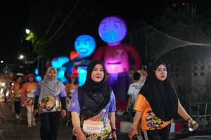 BIB: 15204
                            <button type="button" onclick="openModal(28200337)" class="btn btn-primary btn-sm float-right btn-popup" data-toggle="modal" data-target=".modal-high-quality">
                        <i class="fas fa-shopping-cart"></i> Add to Cart
                    </button>
                                            <button type="button" onclick="isThisMe(28200337, true)" class="btn btn-success btn-sm float-right btn-popup btn-isme hidden" data-toggle="tooltip" data-placement="bottom" title="นี่คือรูปของคุณใช่ไหม คลิกที่นี่เพื่อเอาเข้าอัลบั้ม">
                        <i class="fas fa-plus"></i> Add to album
                    </button>
                    <button type="button" onclick="isThisMe(28200337, false)" class="btn btn-warning btn-sm float-right btn-popup btn-isnotme hidden">
                        <i class="fas fa-ban"></i> Remove from album
                    </button>