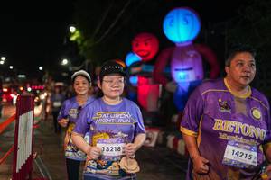 BIB: 14215, 13218
                            <button type="button" onclick="openModal(28200381)" class="btn btn-primary btn-sm float-right btn-popup" data-toggle="modal" data-target=".modal-high-quality">
                        <i class="fas fa-shopping-cart"></i> Add to Cart
                    </button>
                                            <button type="button" onclick="isThisMe(28200381, true)" class="btn btn-success btn-sm float-right btn-popup btn-isme hidden" data-toggle="tooltip" data-placement="bottom" title="นี่คือรูปของคุณใช่ไหม คลิกที่นี่เพื่อเอาเข้าอัลบั้ม">
                        <i class="fas fa-plus"></i> Add to album
                    </button>
                    <button type="button" onclick="isThisMe(28200381, false)" class="btn btn-warning btn-sm float-right btn-popup btn-isnotme hidden">
                        <i class="fas fa-ban"></i> Remove from album
                    </button>