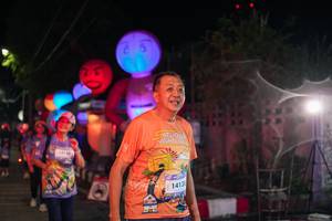 BIB: 1413
                            <button type="button" onclick="openModal(28199800)" class="btn btn-primary btn-sm float-right btn-popup" data-toggle="modal" data-target=".modal-high-quality">
                        <i class="fas fa-shopping-cart"></i> Add to Cart
                    </button>
                                            <button type="button" onclick="isThisMe(28199800, true)" class="btn btn-success btn-sm float-right btn-popup btn-isme hidden" data-toggle="tooltip" data-placement="bottom" title="นี่คือรูปของคุณใช่ไหม คลิกที่นี่เพื่อเอาเข้าอัลบั้ม">
                        <i class="fas fa-plus"></i> Add to album
                    </button>
                    <button type="button" onclick="isThisMe(28199800, false)" class="btn btn-warning btn-sm float-right btn-popup btn-isnotme hidden">
                        <i class="fas fa-ban"></i> Remove from album
                    </button>