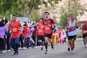 BIB: 22282, 25844, 1348, 26306
                            <button type="button" onclick="openModal(10757667)" class="btn btn-primary btn-sm float-right btn-popup" data-toggle="modal" data-target=".modal-high-quality">
                        <i class="fas fa-shopping-cart"></i> Add to Cart
                    </button>
                                            <button type="button" onclick="isThisMe(10757667, true)" class="btn btn-success btn-sm float-right btn-popup btn-isme hidden" data-toggle="tooltip" data-placement="bottom" title="นี่คือรูปของคุณใช่ไหม คลิกที่นี่เพื่อเอาเข้าอัลบั้ม">
                        <i class="fas fa-plus"></i> Add to album
                    </button>
                    <button type="button" onclick="isThisMe(10757667, false)" class="btn btn-warning btn-sm float-right btn-popup btn-isnotme hidden">
                        <i class="fas fa-ban"></i> Remove from album
                    </button>