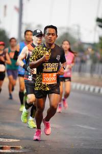 BIB: 20090
                            <button type="button" onclick="openModal(12335246)" class="btn btn-primary btn-sm float-right btn-popup" data-toggle="modal" data-target=".modal-high-quality">
                        <i class="fas fa-shopping-cart"></i> Add to Cart
                    </button>
                                            <button type="button" onclick="isThisMe(12335246, true)" class="btn btn-success btn-sm float-right btn-popup btn-isme hidden" data-toggle="tooltip" data-placement="bottom" title="นี่คือรูปของคุณใช่ไหม คลิกที่นี่เพื่อเอาเข้าอัลบั้ม">
                        <i class="fas fa-plus"></i> Add to album
                    </button>
                    <button type="button" onclick="isThisMe(12335246, false)" class="btn btn-warning btn-sm float-right btn-popup btn-isnotme hidden">
                        <i class="fas fa-ban"></i> Remove from album
                    </button>