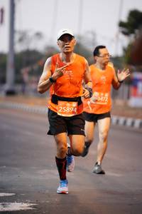 BIB: 0472, 25894
                            <button type="button" onclick="openModal(12334729)" class="btn btn-primary btn-sm float-right btn-popup" data-toggle="modal" data-target=".modal-high-quality">
                        <i class="fas fa-shopping-cart"></i> Add to Cart
                    </button>
                                            <button type="button" onclick="isThisMe(12334729, true)" class="btn btn-success btn-sm float-right btn-popup btn-isme hidden" data-toggle="tooltip" data-placement="bottom" title="นี่คือรูปของคุณใช่ไหม คลิกที่นี่เพื่อเอาเข้าอัลบั้ม">
                        <i class="fas fa-plus"></i> Add to album
                    </button>
                    <button type="button" onclick="isThisMe(12334729, false)" class="btn btn-warning btn-sm float-right btn-popup btn-isnotme hidden">
                        <i class="fas fa-ban"></i> Remove from album
                    </button>
