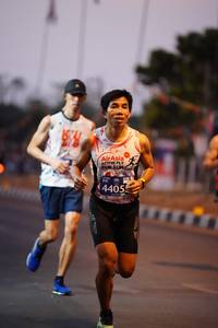BIB: 4405
                            <button type="button" onclick="openModal(12333719)" class="btn btn-primary btn-sm float-right btn-popup" data-toggle="modal" data-target=".modal-high-quality">
                        <i class="fas fa-shopping-cart"></i> Add to Cart
                    </button>
                                            <button type="button" onclick="isThisMe(12333719, true)" class="btn btn-success btn-sm float-right btn-popup btn-isme hidden" data-toggle="tooltip" data-placement="bottom" title="นี่คือรูปของคุณใช่ไหม คลิกที่นี่เพื่อเอาเข้าอัลบั้ม">
                        <i class="fas fa-plus"></i> Add to album
                    </button>
                    <button type="button" onclick="isThisMe(12333719, false)" class="btn btn-warning btn-sm float-right btn-popup btn-isnotme hidden">
                        <i class="fas fa-ban"></i> Remove from album
                    </button>