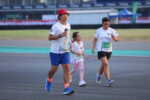 BIB: 51568
                            <button type="button" onclick="openModal(12653098)" class="btn btn-primary btn-sm float-right btn-popup" data-toggle="modal" data-target=".modal-high-quality">
                        <i class="fas fa-shopping-cart"></i> Add to Cart
                    </button>
                                            <button type="button" onclick="isThisMe(12653098, true)" class="btn btn-success btn-sm float-right btn-popup btn-isme hidden" data-toggle="tooltip" data-placement="bottom" title="นี่คือรูปของคุณใช่ไหม คลิกที่นี่เพื่อเอาเข้าอัลบั้ม">
                        <i class="fas fa-plus"></i> Add to album
                    </button>
                    <button type="button" onclick="isThisMe(12653098, false)" class="btn btn-warning btn-sm float-right btn-popup btn-isnotme hidden">
                        <i class="fas fa-ban"></i> Remove from album
                    </button>