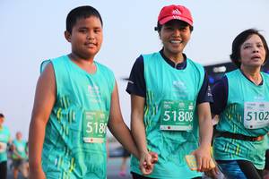 BIB: 5102, 51808, 518
                            <button type="button" onclick="openModal(12648873)" class="btn btn-primary btn-sm float-right btn-popup" data-toggle="modal" data-target=".modal-high-quality">
                        <i class="fas fa-shopping-cart"></i> Add to Cart
                    </button>
                                            <button type="button" onclick="isThisMe(12648873, true)" class="btn btn-success btn-sm float-right btn-popup btn-isme hidden" data-toggle="tooltip" data-placement="bottom" title="นี่คือรูปของคุณใช่ไหม คลิกที่นี่เพื่อเอาเข้าอัลบั้ม">
                        <i class="fas fa-plus"></i> Add to album
                    </button>
                    <button type="button" onclick="isThisMe(12648873, false)" class="btn btn-warning btn-sm float-right btn-popup btn-isnotme hidden">
                        <i class="fas fa-ban"></i> Remove from album
                    </button>