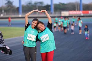 BIB: 50612, 53332
                            <button type="button" onclick="openModal(12654097)" class="btn btn-primary btn-sm float-right btn-popup" data-toggle="modal" data-target=".modal-high-quality">
                        <i class="fas fa-shopping-cart"></i> Add to Cart
                    </button>
                                            <button type="button" onclick="isThisMe(12654097, true)" class="btn btn-success btn-sm float-right btn-popup btn-isme hidden" data-toggle="tooltip" data-placement="bottom" title="นี่คือรูปของคุณใช่ไหม คลิกที่นี่เพื่อเอาเข้าอัลบั้ม">
                        <i class="fas fa-plus"></i> Add to album
                    </button>
                    <button type="button" onclick="isThisMe(12654097, false)" class="btn btn-warning btn-sm float-right btn-popup btn-isnotme hidden">
                        <i class="fas fa-ban"></i> Remove from album
                    </button>