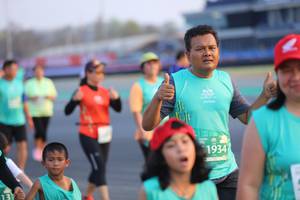 BIB: 1934
                            <button type="button" onclick="openModal(12651850)" class="btn btn-primary btn-sm float-right btn-popup" data-toggle="modal" data-target=".modal-high-quality">
                        <i class="fas fa-shopping-cart"></i> Add to Cart
                    </button>
                                            <button type="button" onclick="isThisMe(12651850, true)" class="btn btn-success btn-sm float-right btn-popup btn-isme hidden" data-toggle="tooltip" data-placement="bottom" title="นี่คือรูปของคุณใช่ไหม คลิกที่นี่เพื่อเอาเข้าอัลบั้ม">
                        <i class="fas fa-plus"></i> Add to album
                    </button>
                    <button type="button" onclick="isThisMe(12651850, false)" class="btn btn-warning btn-sm float-right btn-popup btn-isnotme hidden">
                        <i class="fas fa-ban"></i> Remove from album
                    </button>