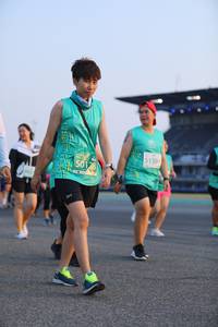 BIB: 1301, 50128
                            <button type="button" onclick="openModal(12650125)" class="btn btn-primary btn-sm float-right btn-popup" data-toggle="modal" data-target=".modal-high-quality">
                        <i class="fas fa-shopping-cart"></i> Add to Cart
                    </button>
                                            <button type="button" onclick="isThisMe(12650125, true)" class="btn btn-success btn-sm float-right btn-popup btn-isme hidden" data-toggle="tooltip" data-placement="bottom" title="นี่คือรูปของคุณใช่ไหม คลิกที่นี่เพื่อเอาเข้าอัลบั้ม">
                        <i class="fas fa-plus"></i> Add to album
                    </button>
                    <button type="button" onclick="isThisMe(12650125, false)" class="btn btn-warning btn-sm float-right btn-popup btn-isnotme hidden">
                        <i class="fas fa-ban"></i> Remove from album
                    </button>