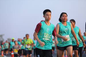 BIB: 50120, 504
                            <button type="button" onclick="openModal(12648058)" class="btn btn-primary btn-sm float-right btn-popup" data-toggle="modal" data-target=".modal-high-quality">
                        <i class="fas fa-shopping-cart"></i> Add to Cart
                    </button>
                                            <button type="button" onclick="isThisMe(12648058, true)" class="btn btn-success btn-sm float-right btn-popup btn-isme hidden" data-toggle="tooltip" data-placement="bottom" title="นี่คือรูปของคุณใช่ไหม คลิกที่นี่เพื่อเอาเข้าอัลบั้ม">
                        <i class="fas fa-plus"></i> Add to album
                    </button>
                    <button type="button" onclick="isThisMe(12648058, false)" class="btn btn-warning btn-sm float-right btn-popup btn-isnotme hidden">
                        <i class="fas fa-ban"></i> Remove from album
                    </button>