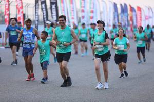 BIB: 502, 0800, 51577
                            <button type="button" onclick="openModal(12658035)" class="btn btn-primary btn-sm float-right btn-popup" data-toggle="modal" data-target=".modal-high-quality">
                        <i class="fas fa-shopping-cart"></i> Add to Cart
                    </button>
                                            <button type="button" onclick="isThisMe(12658035, true)" class="btn btn-success btn-sm float-right btn-popup btn-isme hidden" data-toggle="tooltip" data-placement="bottom" title="นี่คือรูปของคุณใช่ไหม คลิกที่นี่เพื่อเอาเข้าอัลบั้ม">
                        <i class="fas fa-plus"></i> Add to album
                    </button>
                    <button type="button" onclick="isThisMe(12658035, false)" class="btn btn-warning btn-sm float-right btn-popup btn-isnotme hidden">
                        <i class="fas fa-ban"></i> Remove from album
                    </button>