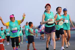 BIB: 52573
                            <button type="button" onclick="openModal(12647455)" class="btn btn-primary btn-sm float-right btn-popup" data-toggle="modal" data-target=".modal-high-quality">
                        <i class="fas fa-shopping-cart"></i> Add to Cart
                    </button>
                                            <button type="button" onclick="isThisMe(12647455, true)" class="btn btn-success btn-sm float-right btn-popup btn-isme hidden" data-toggle="tooltip" data-placement="bottom" title="นี่คือรูปของคุณใช่ไหม คลิกที่นี่เพื่อเอาเข้าอัลบั้ม">
                        <i class="fas fa-plus"></i> Add to album
                    </button>
                    <button type="button" onclick="isThisMe(12647455, false)" class="btn btn-warning btn-sm float-right btn-popup btn-isnotme hidden">
                        <i class="fas fa-ban"></i> Remove from album
                    </button>