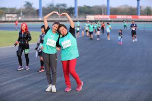 BIB: 0612, 53332, 703
                            <button type="button" onclick="openModal(12654057)" class="btn btn-primary btn-sm float-right btn-popup" data-toggle="modal" data-target=".modal-high-quality">
                        <i class="fas fa-shopping-cart"></i> Add to Cart
                    </button>
                                            <button type="button" onclick="isThisMe(12654057, true)" class="btn btn-success btn-sm float-right btn-popup btn-isme hidden" data-toggle="tooltip" data-placement="bottom" title="นี่คือรูปของคุณใช่ไหม คลิกที่นี่เพื่อเอาเข้าอัลบั้ม">
                        <i class="fas fa-plus"></i> Add to album
                    </button>
                    <button type="button" onclick="isThisMe(12654057, false)" class="btn btn-warning btn-sm float-right btn-popup btn-isnotme hidden">
                        <i class="fas fa-ban"></i> Remove from album
                    </button>