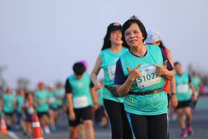 BIB: 5102
                            <button type="button" onclick="openModal(12648824)" class="btn btn-primary btn-sm float-right btn-popup" data-toggle="modal" data-target=".modal-high-quality">
                        <i class="fas fa-shopping-cart"></i> Add to Cart
                    </button>
                                            <button type="button" onclick="isThisMe(12648824, true)" class="btn btn-success btn-sm float-right btn-popup btn-isme hidden" data-toggle="tooltip" data-placement="bottom" title="นี่คือรูปของคุณใช่ไหม คลิกที่นี่เพื่อเอาเข้าอัลบั้ม">
                        <i class="fas fa-plus"></i> Add to album
                    </button>
                    <button type="button" onclick="isThisMe(12648824, false)" class="btn btn-warning btn-sm float-right btn-popup btn-isnotme hidden">
                        <i class="fas fa-ban"></i> Remove from album
                    </button>