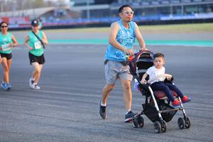 BIB: 200
                            <button type="button" onclick="openModal(12653152)" class="btn btn-primary btn-sm float-right btn-popup" data-toggle="modal" data-target=".modal-high-quality">
                        <i class="fas fa-shopping-cart"></i> Add to Cart
                    </button>
                                            <button type="button" onclick="isThisMe(12653152, true)" class="btn btn-success btn-sm float-right btn-popup btn-isme hidden" data-toggle="tooltip" data-placement="bottom" title="นี่คือรูปของคุณใช่ไหม คลิกที่นี่เพื่อเอาเข้าอัลบั้ม">
                        <i class="fas fa-plus"></i> Add to album
                    </button>
                    <button type="button" onclick="isThisMe(12653152, false)" class="btn btn-warning btn-sm float-right btn-popup btn-isnotme hidden">
                        <i class="fas fa-ban"></i> Remove from album
                    </button>