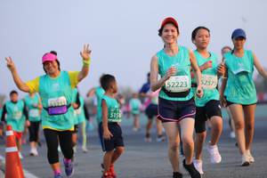 BIB: 52573, 52223, 515
                            <button type="button" onclick="openModal(12647447)" class="btn btn-primary btn-sm float-right btn-popup" data-toggle="modal" data-target=".modal-high-quality">
                        <i class="fas fa-shopping-cart"></i> Add to Cart
                    </button>
                                            <button type="button" onclick="isThisMe(12647447, true)" class="btn btn-success btn-sm float-right btn-popup btn-isme hidden" data-toggle="tooltip" data-placement="bottom" title="นี่คือรูปของคุณใช่ไหม คลิกที่นี่เพื่อเอาเข้าอัลบั้ม">
                        <i class="fas fa-plus"></i> Add to album
                    </button>
                    <button type="button" onclick="isThisMe(12647447, false)" class="btn btn-warning btn-sm float-right btn-popup btn-isnotme hidden">
                        <i class="fas fa-ban"></i> Remove from album
                    </button>