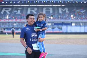 BIB: 5229
                            <button type="button" onclick="openModal(12654127)" class="btn btn-primary btn-sm float-right btn-popup" data-toggle="modal" data-target=".modal-high-quality">
                        <i class="fas fa-shopping-cart"></i> Add to Cart
                    </button>
                                            <button type="button" onclick="isThisMe(12654127, true)" class="btn btn-success btn-sm float-right btn-popup btn-isme hidden" data-toggle="tooltip" data-placement="bottom" title="นี่คือรูปของคุณใช่ไหม คลิกที่นี่เพื่อเอาเข้าอัลบั้ม">
                        <i class="fas fa-plus"></i> Add to album
                    </button>
                    <button type="button" onclick="isThisMe(12654127, false)" class="btn btn-warning btn-sm float-right btn-popup btn-isnotme hidden">
                        <i class="fas fa-ban"></i> Remove from album
                    </button>