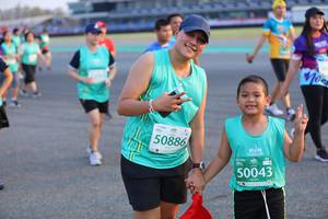 BIB: 50886, 50043
                            <button type="button" onclick="openModal(12650968)" class="btn btn-primary btn-sm float-right btn-popup" data-toggle="modal" data-target=".modal-high-quality">
                        <i class="fas fa-shopping-cart"></i> Add to Cart
                    </button>
                                            <button type="button" onclick="isThisMe(12650968, true)" class="btn btn-success btn-sm float-right btn-popup btn-isme hidden" data-toggle="tooltip" data-placement="bottom" title="นี่คือรูปของคุณใช่ไหม คลิกที่นี่เพื่อเอาเข้าอัลบั้ม">
                        <i class="fas fa-plus"></i> Add to album
                    </button>
                    <button type="button" onclick="isThisMe(12650968, false)" class="btn btn-warning btn-sm float-right btn-popup btn-isnotme hidden">
                        <i class="fas fa-ban"></i> Remove from album
                    </button>