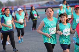 BIB: 5053, 50572
                            <button type="button" onclick="openModal(12651720)" class="btn btn-primary btn-sm float-right btn-popup" data-toggle="modal" data-target=".modal-high-quality">
                        <i class="fas fa-shopping-cart"></i> Add to Cart
                    </button>
                                            <button type="button" onclick="isThisMe(12651720, true)" class="btn btn-success btn-sm float-right btn-popup btn-isme hidden" data-toggle="tooltip" data-placement="bottom" title="นี่คือรูปของคุณใช่ไหม คลิกที่นี่เพื่อเอาเข้าอัลบั้ม">
                        <i class="fas fa-plus"></i> Add to album
                    </button>
                    <button type="button" onclick="isThisMe(12651720, false)" class="btn btn-warning btn-sm float-right btn-popup btn-isnotme hidden">
                        <i class="fas fa-ban"></i> Remove from album
                    </button>