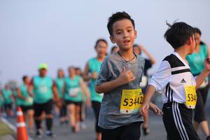 BIB: 534, 53442
                            <button type="button" onclick="openModal(12648188)" class="btn btn-primary btn-sm float-right btn-popup" data-toggle="modal" data-target=".modal-high-quality">
                        <i class="fas fa-shopping-cart"></i> Add to Cart
                    </button>
                                            <button type="button" onclick="isThisMe(12648188, true)" class="btn btn-success btn-sm float-right btn-popup btn-isme hidden" data-toggle="tooltip" data-placement="bottom" title="นี่คือรูปของคุณใช่ไหม คลิกที่นี่เพื่อเอาเข้าอัลบั้ม">
                        <i class="fas fa-plus"></i> Add to album
                    </button>
                    <button type="button" onclick="isThisMe(12648188, false)" class="btn btn-warning btn-sm float-right btn-popup btn-isnotme hidden">
                        <i class="fas fa-ban"></i> Remove from album
                    </button>