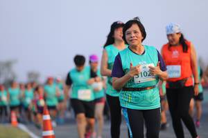 BIB: 102
                            <button type="button" onclick="openModal(12648744)" class="btn btn-primary btn-sm float-right btn-popup" data-toggle="modal" data-target=".modal-high-quality">
                        <i class="fas fa-shopping-cart"></i> Add to Cart
                    </button>
                                            <button type="button" onclick="isThisMe(12648744, true)" class="btn btn-success btn-sm float-right btn-popup btn-isme hidden" data-toggle="tooltip" data-placement="bottom" title="นี่คือรูปของคุณใช่ไหม คลิกที่นี่เพื่อเอาเข้าอัลบั้ม">
                        <i class="fas fa-plus"></i> Add to album
                    </button>
                    <button type="button" onclick="isThisMe(12648744, false)" class="btn btn-warning btn-sm float-right btn-popup btn-isnotme hidden">
                        <i class="fas fa-ban"></i> Remove from album
                    </button>