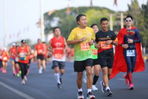 BIB: 212, 27418
                            <button type="button" onclick="openModal(11460567)" class="btn btn-primary btn-sm float-right btn-popup" data-toggle="modal" data-target=".modal-high-quality">
                        <i class="fas fa-shopping-cart"></i> Add to Cart
                    </button>
                                            <button type="button" onclick="isThisMe(11460567, true)" class="btn btn-success btn-sm float-right btn-popup btn-isme hidden" data-toggle="tooltip" data-placement="bottom" title="นี่คือรูปของคุณใช่ไหม คลิกที่นี่เพื่อเอาเข้าอัลบั้ม">
                        <i class="fas fa-plus"></i> Add to album
                    </button>
                    <button type="button" onclick="isThisMe(11460567, false)" class="btn btn-warning btn-sm float-right btn-popup btn-isnotme hidden">
                        <i class="fas fa-ban"></i> Remove from album
                    </button>