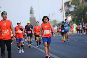 BIB: 25934
                            <button type="button" onclick="openModal(11445784)" class="btn btn-primary btn-sm float-right btn-popup" data-toggle="modal" data-target=".modal-high-quality">
                        <i class="fas fa-shopping-cart"></i> Add to Cart
                    </button>
                                            <button type="button" onclick="isThisMe(11445784, true)" class="btn btn-success btn-sm float-right btn-popup btn-isme hidden" data-toggle="tooltip" data-placement="bottom" title="นี่คือรูปของคุณใช่ไหม คลิกที่นี่เพื่อเอาเข้าอัลบั้ม">
                        <i class="fas fa-plus"></i> Add to album
                    </button>
                    <button type="button" onclick="isThisMe(11445784, false)" class="btn btn-warning btn-sm float-right btn-popup btn-isnotme hidden">
                        <i class="fas fa-ban"></i> Remove from album
                    </button>