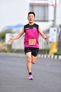BIB: 21215
                            <button type="button" onclick="openModal(10690568)" class="btn btn-primary btn-sm float-right btn-popup" data-toggle="modal" data-target=".modal-high-quality">
                        <i class="fas fa-shopping-cart"></i> Add to Cart
                    </button>
                                            <button type="button" onclick="isThisMe(10690568, true)" class="btn btn-success btn-sm float-right btn-popup btn-isme hidden" data-toggle="tooltip" data-placement="bottom" title="นี่คือรูปของคุณใช่ไหม คลิกที่นี่เพื่อเอาเข้าอัลบั้ม">
                        <i class="fas fa-plus"></i> Add to album
                    </button>
                    <button type="button" onclick="isThisMe(10690568, false)" class="btn btn-warning btn-sm float-right btn-popup btn-isnotme hidden">
                        <i class="fas fa-ban"></i> Remove from album
                    </button>