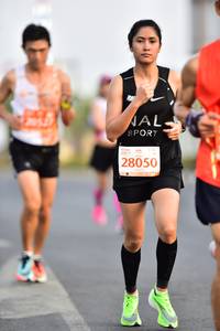 BIB: 28050
                            <button type="button" onclick="openModal(10691967)" class="btn btn-primary btn-sm float-right btn-popup" data-toggle="modal" data-target=".modal-high-quality">
                        <i class="fas fa-shopping-cart"></i> Add to Cart
                    </button>
                                            <button type="button" onclick="isThisMe(10691967, true)" class="btn btn-success btn-sm float-right btn-popup btn-isme hidden" data-toggle="tooltip" data-placement="bottom" title="นี่คือรูปของคุณใช่ไหม คลิกที่นี่เพื่อเอาเข้าอัลบั้ม">
                        <i class="fas fa-plus"></i> Add to album
                    </button>
                    <button type="button" onclick="isThisMe(10691967, false)" class="btn btn-warning btn-sm float-right btn-popup btn-isnotme hidden">
                        <i class="fas fa-ban"></i> Remove from album
                    </button>