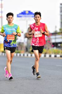 BIB: 28298, 21434
                            <button type="button" onclick="openModal(10692275)" class="btn btn-primary btn-sm float-right btn-popup" data-toggle="modal" data-target=".modal-high-quality">
                        <i class="fas fa-shopping-cart"></i> Add to Cart
                    </button>
                                            <button type="button" onclick="isThisMe(10692275, true)" class="btn btn-success btn-sm float-right btn-popup btn-isme hidden" data-toggle="tooltip" data-placement="bottom" title="นี่คือรูปของคุณใช่ไหม คลิกที่นี่เพื่อเอาเข้าอัลบั้ม">
                        <i class="fas fa-plus"></i> Add to album
                    </button>
                    <button type="button" onclick="isThisMe(10692275, false)" class="btn btn-warning btn-sm float-right btn-popup btn-isnotme hidden">
                        <i class="fas fa-ban"></i> Remove from album
                    </button>