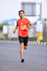 BIB: 20209
                            <button type="button" onclick="openModal(10690396)" class="btn btn-primary btn-sm float-right btn-popup" data-toggle="modal" data-target=".modal-high-quality">
                        <i class="fas fa-shopping-cart"></i> Add to Cart
                    </button>
                                            <button type="button" onclick="isThisMe(10690396, true)" class="btn btn-success btn-sm float-right btn-popup btn-isme hidden" data-toggle="tooltip" data-placement="bottom" title="นี่คือรูปของคุณใช่ไหม คลิกที่นี่เพื่อเอาเข้าอัลบั้ม">
                        <i class="fas fa-plus"></i> Add to album
                    </button>
                    <button type="button" onclick="isThisMe(10690396, false)" class="btn btn-warning btn-sm float-right btn-popup btn-isnotme hidden">
                        <i class="fas fa-ban"></i> Remove from album
                    </button>